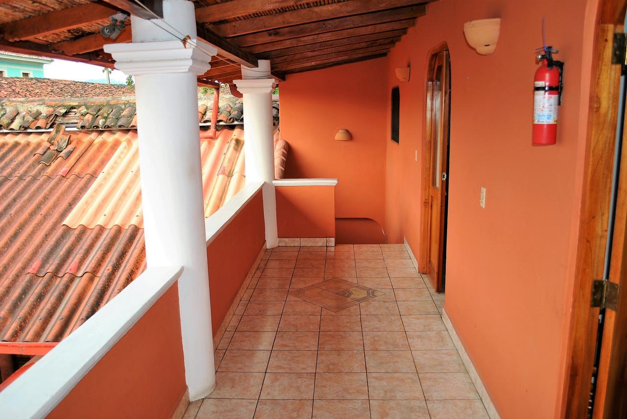 グラナダ Casa Calalaアパートホテル エクステリア 写真