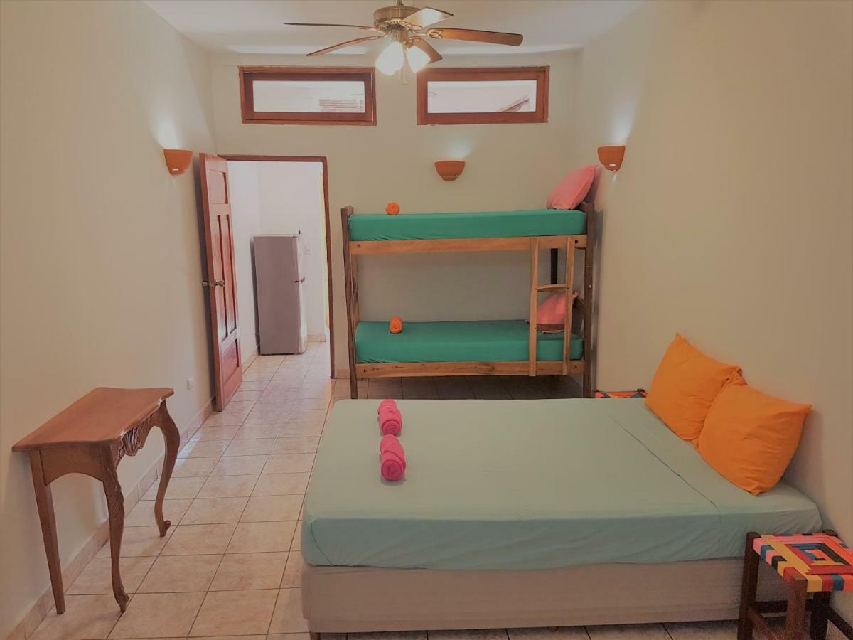 グラナダ Casa Calalaアパートホテル エクステリア 写真