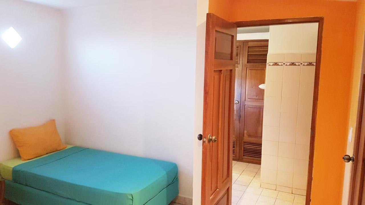 グラナダ Casa Calalaアパートホテル エクステリア 写真