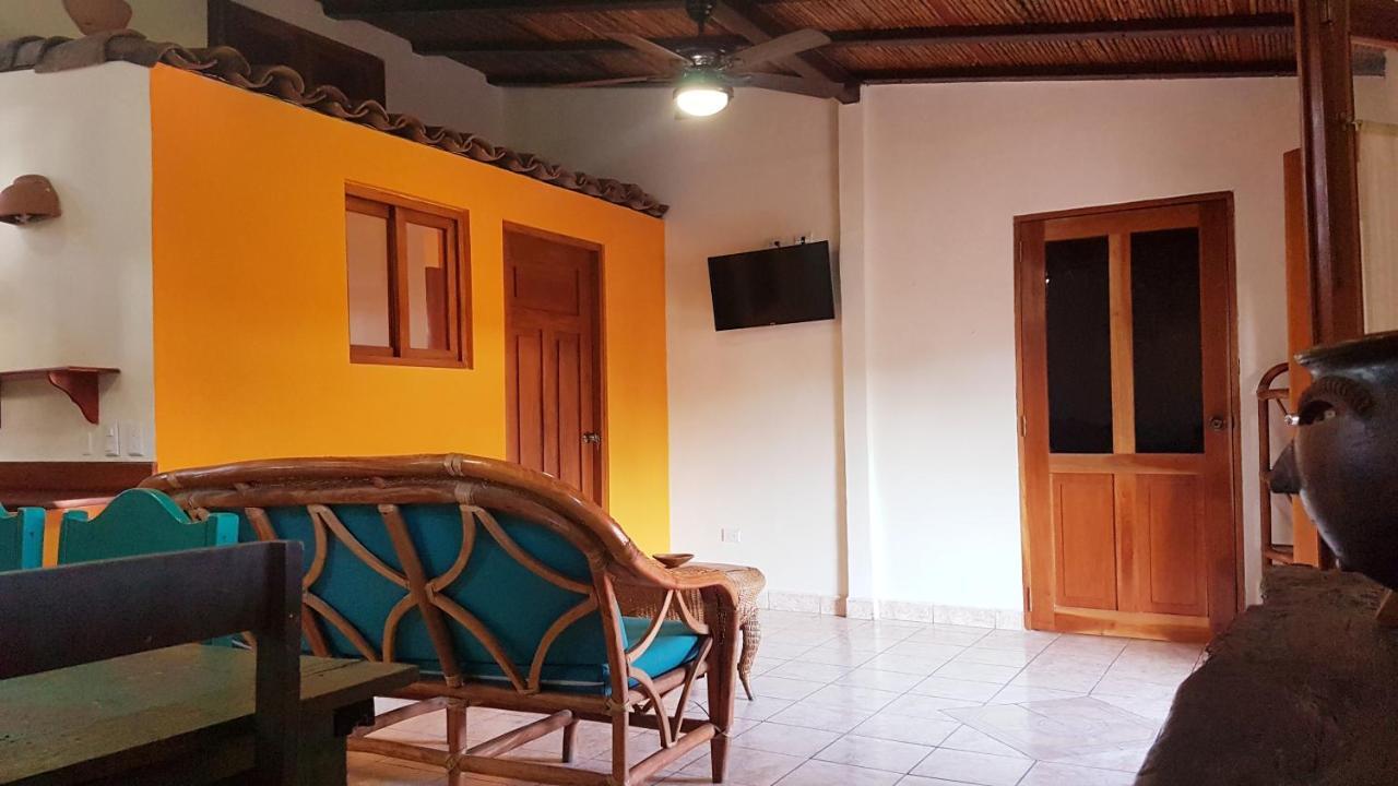 グラナダ Casa Calalaアパートホテル エクステリア 写真