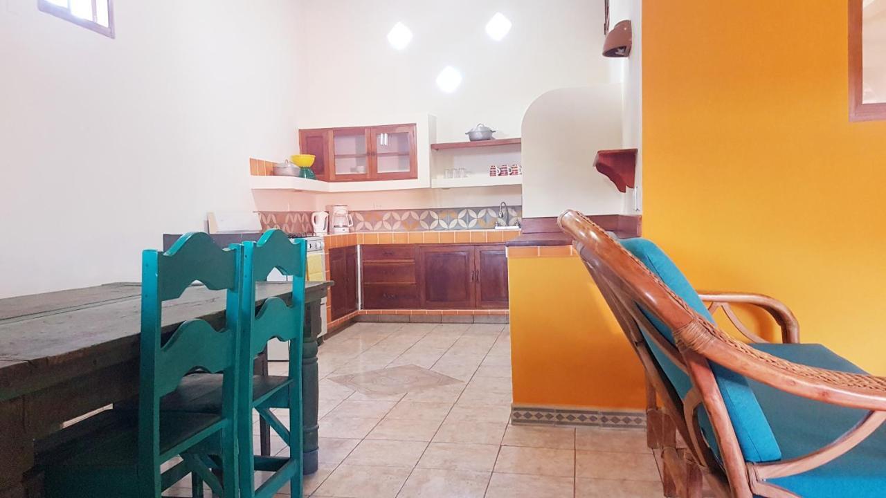 グラナダ Casa Calalaアパートホテル エクステリア 写真
